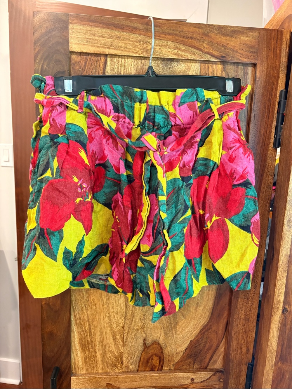 Floral linen shorts from Zara